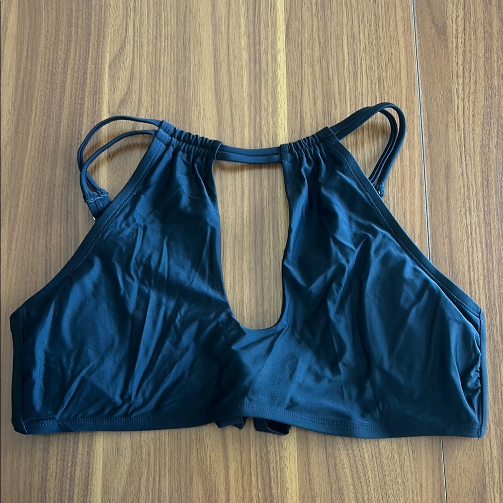 EUC Time and Tru Black Adjustable Bikini Top 🧜‍♀️